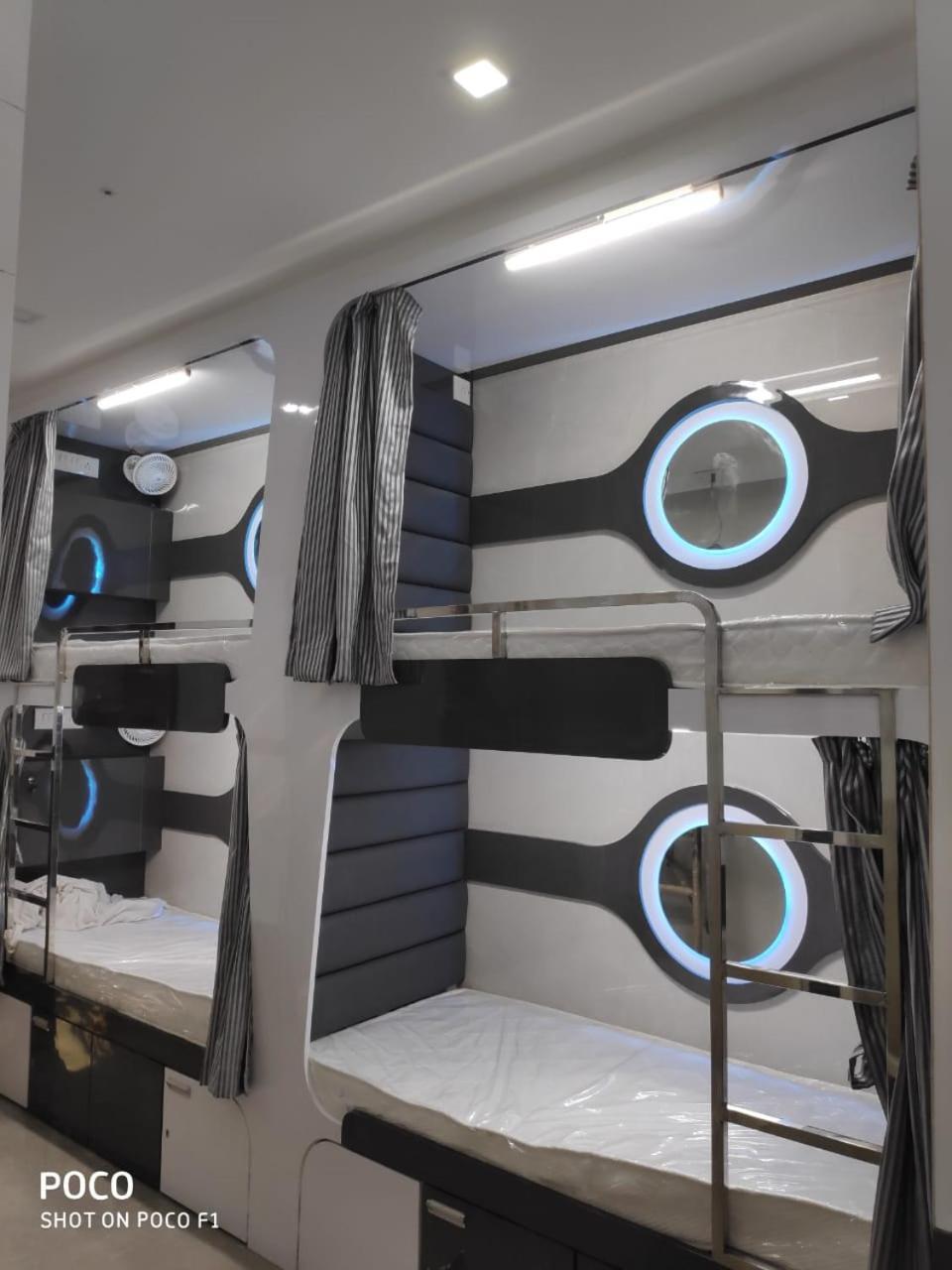 Ocean Dormitory Mumbai Exterior photo