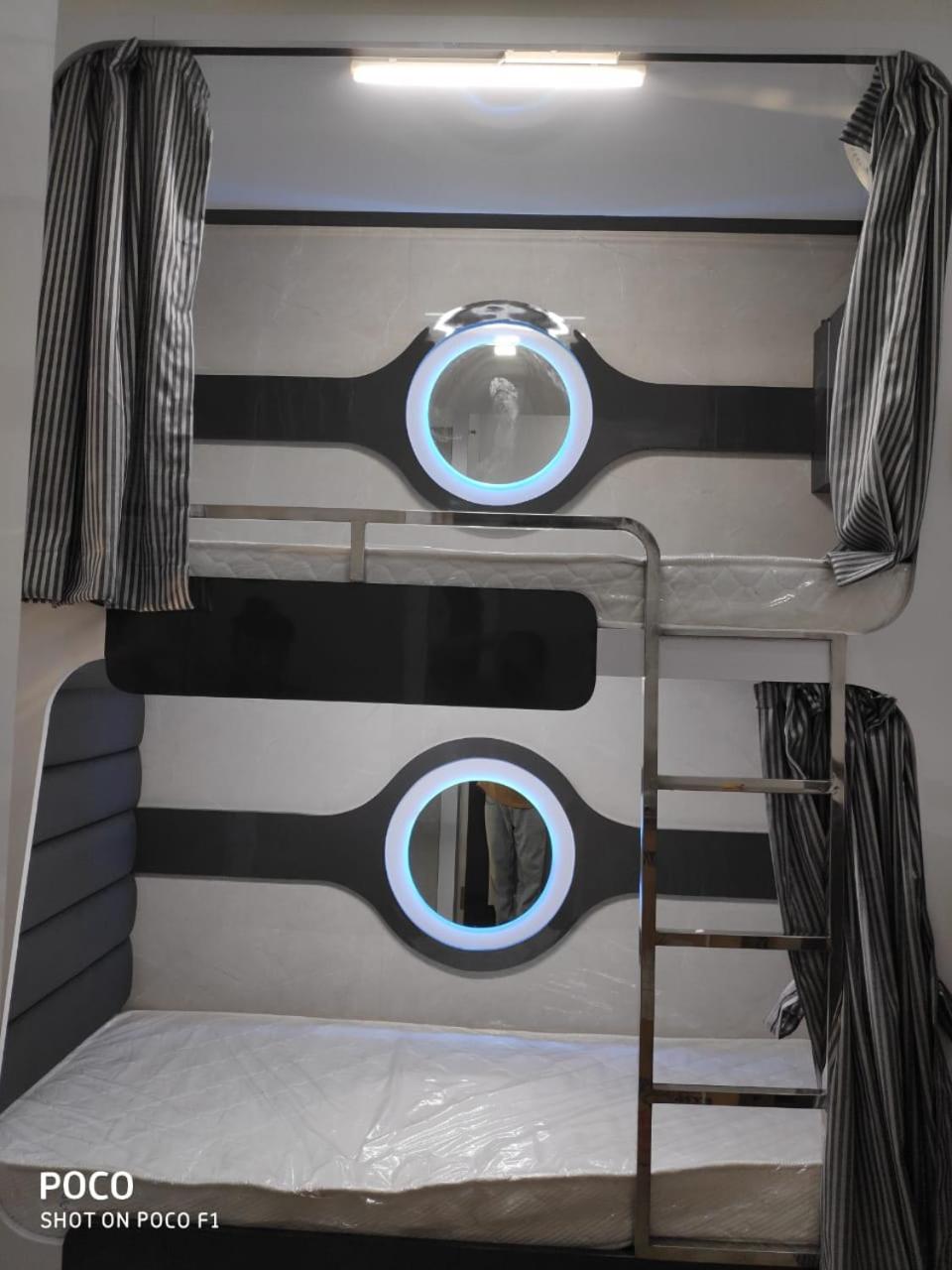 Ocean Dormitory Mumbai Exterior photo