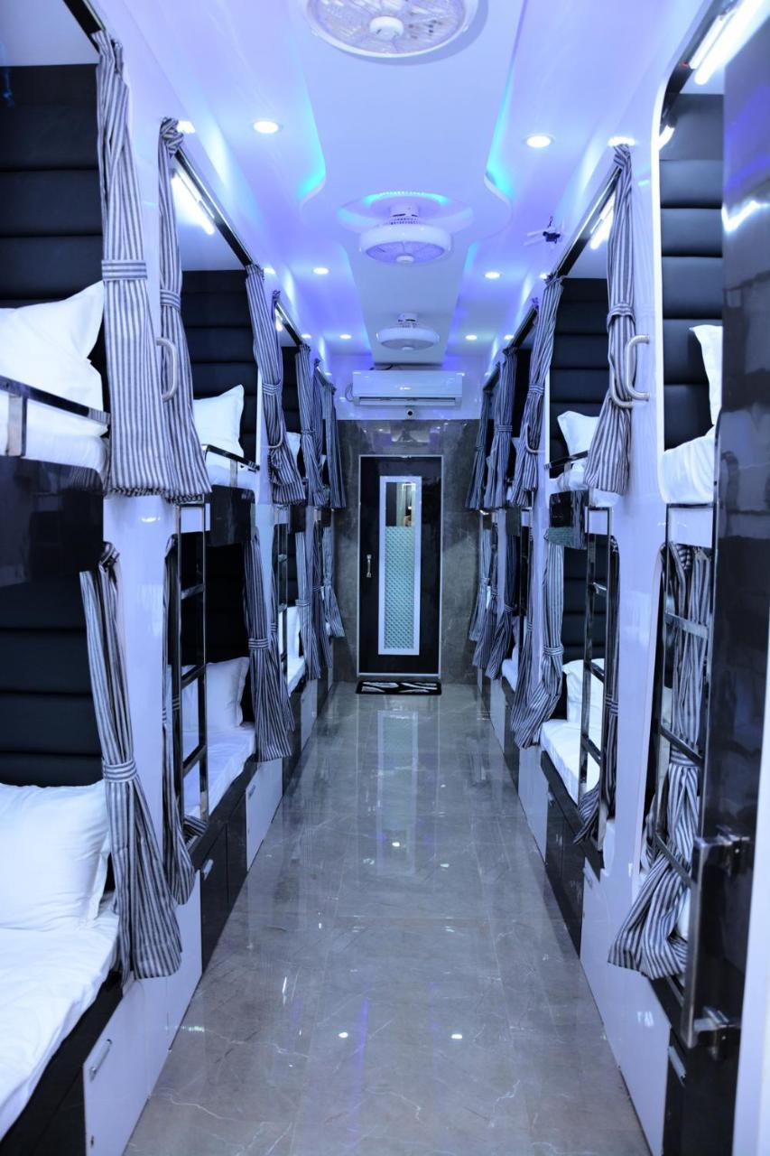 Ocean Dormitory Mumbai Exterior photo