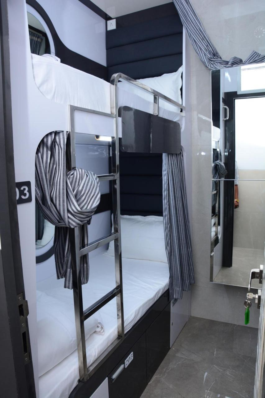 Ocean Dormitory Mumbai Exterior photo