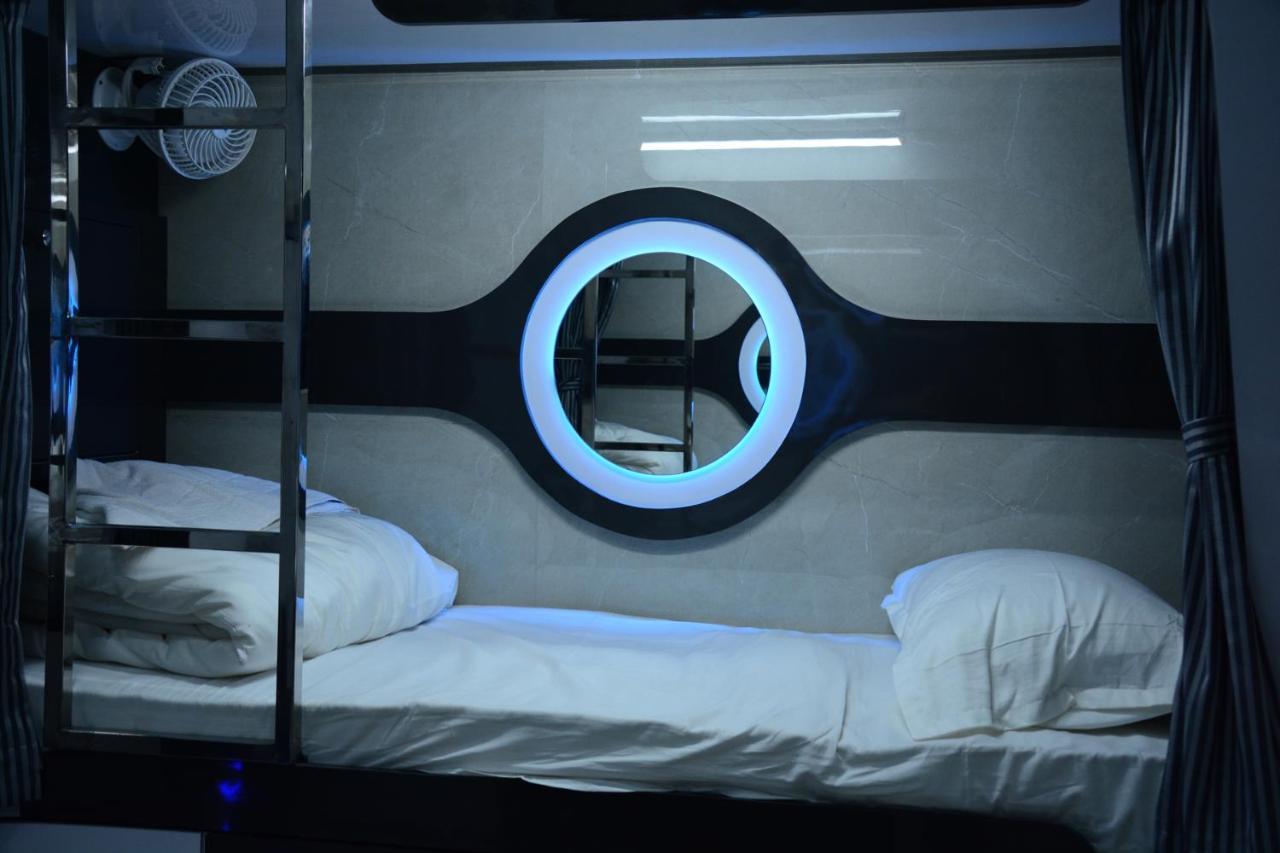 Ocean Dormitory Mumbai Exterior photo