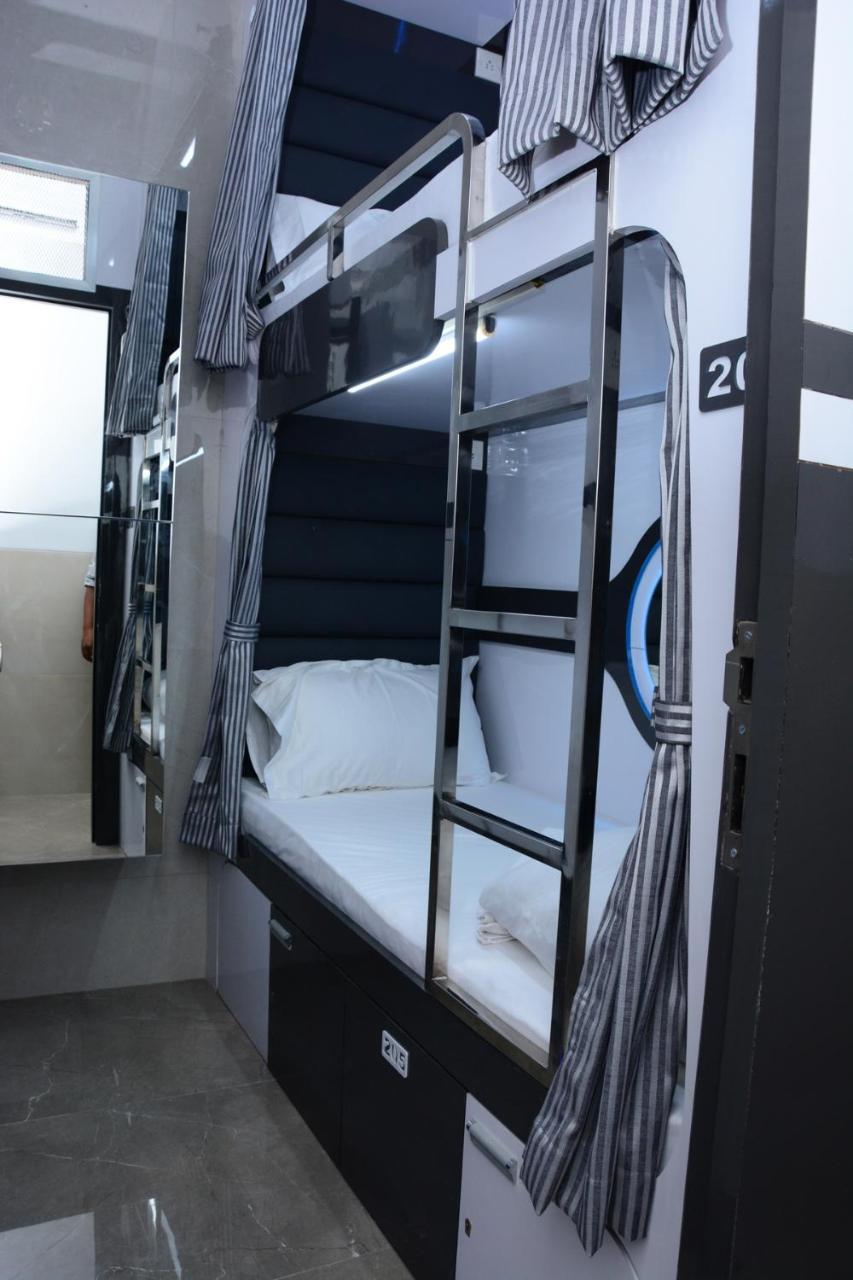Ocean Dormitory Mumbai Exterior photo