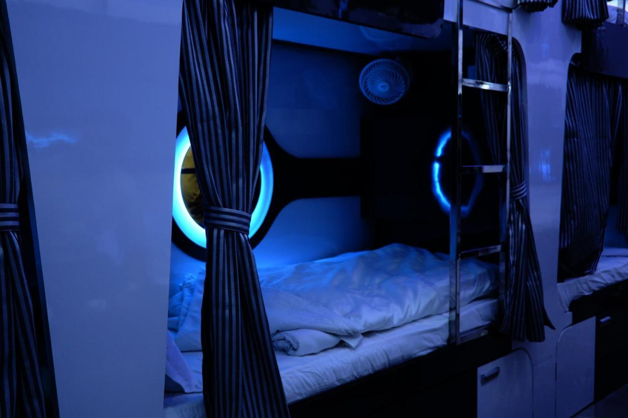Ocean Dormitory Mumbai Exterior photo