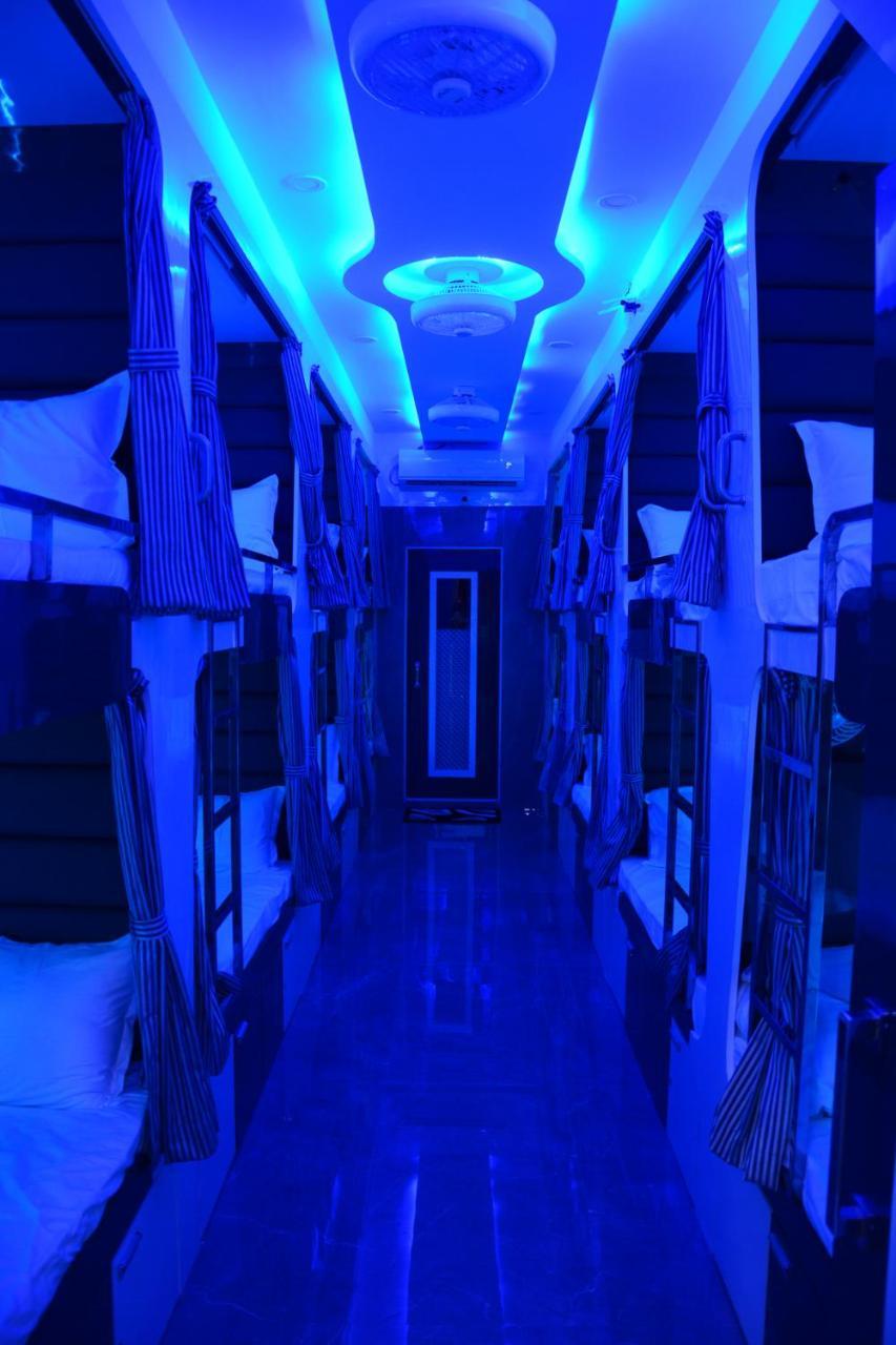 Ocean Dormitory Mumbai Exterior photo