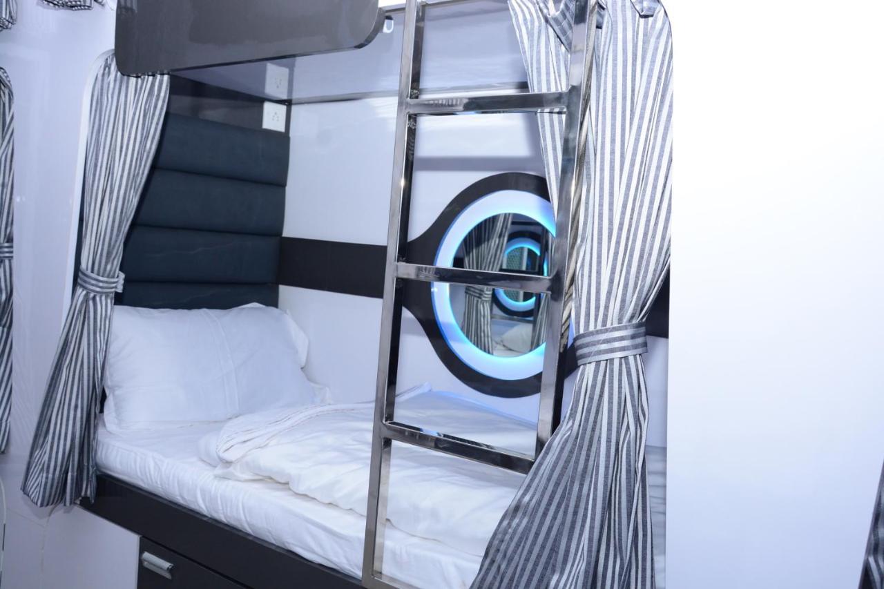 Ocean Dormitory Mumbai Exterior photo