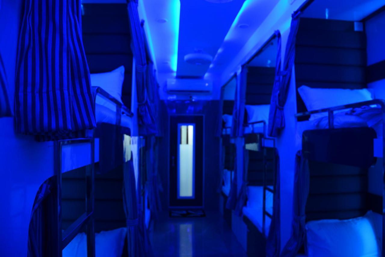 Ocean Dormitory Mumbai Exterior photo