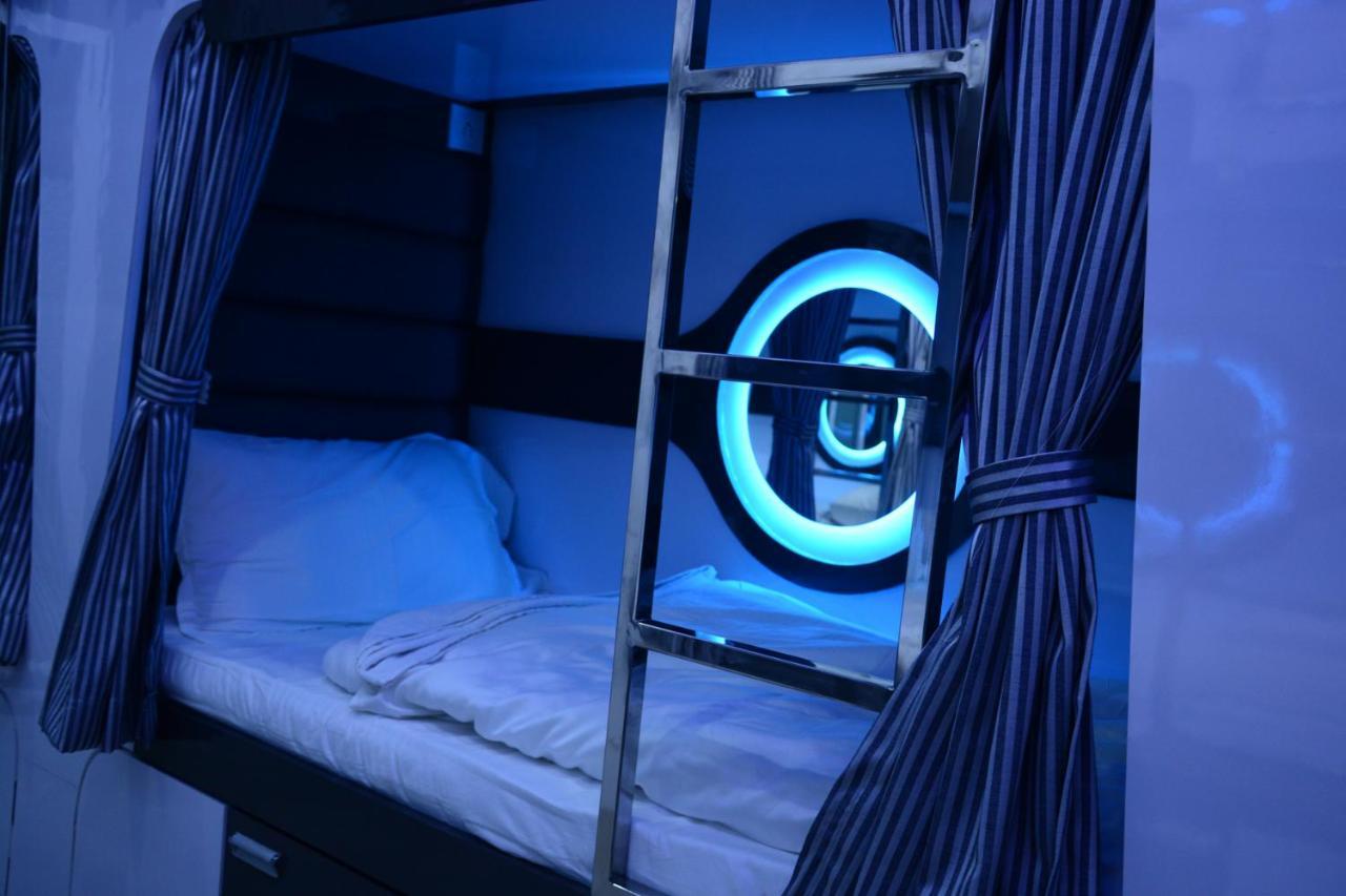 Ocean Dormitory Mumbai Exterior photo
